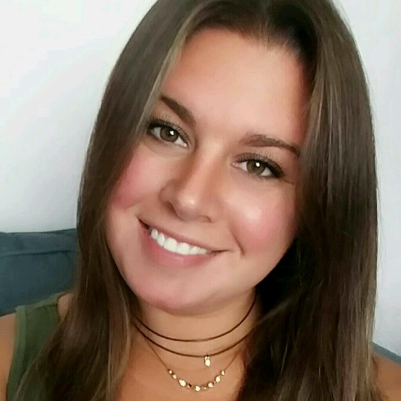 Meet your Posher, Meghan - Picture 1 of 4
